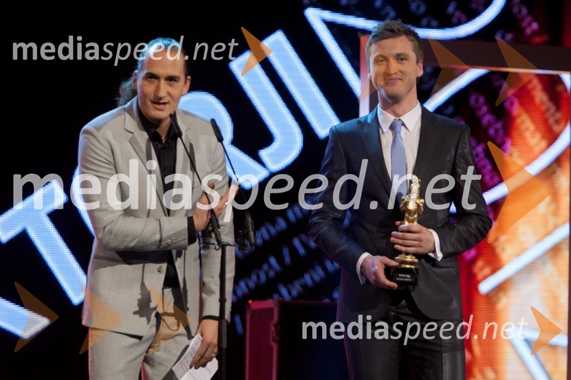 VId Valič, voditelj; Denis Avdič, moderatorViktorji 2012, podelitev nagrad