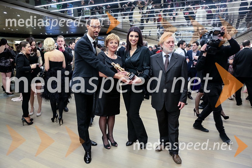 Seku Mady Conde, novinar;&nbsp;Rosvita Pesek, novinarka; Jelena Aščič;&nbsp;Vlado Krejač, novinarViktorji 2012, zabava po podelitvi