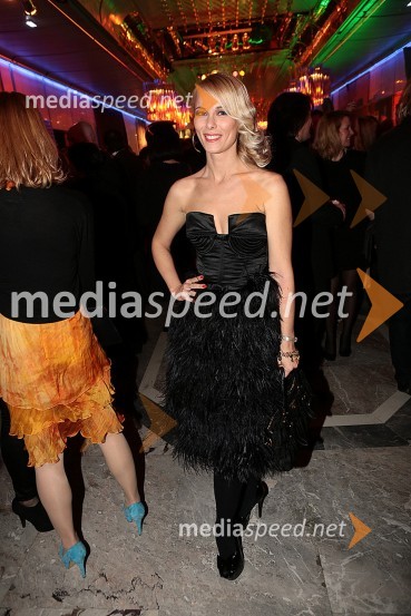 Pia Pustovrh, voditeljicaViktorji 2012, zabava po podelitvi