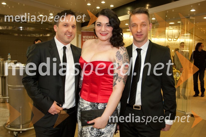 Alesh Maatko; Maja Založnik, pevka; Benjamin KračunViktorji 2012, rdeča preproga in druženje pred dvorano