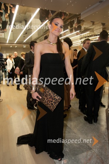 Rebeka Dremelj, pevkaViktorji 2012, rdeča preproga in druženje pred dvorano