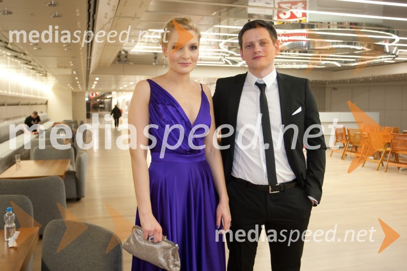 Maja Konečnik, Mua Maja vizažistka; Boštjan KernViktorji 2012, rdeča preproga in druženje pred dvorano