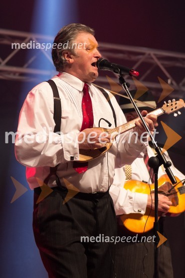 Član skupine Prifarski muzikantjeDobrodelni koncert »Za prvi korak«