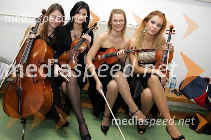 Alpski godalni kvartet: Urša Pavločič, Vesna Velušček, Nina Smej, Alenka SemejaSlovenec leta 2006