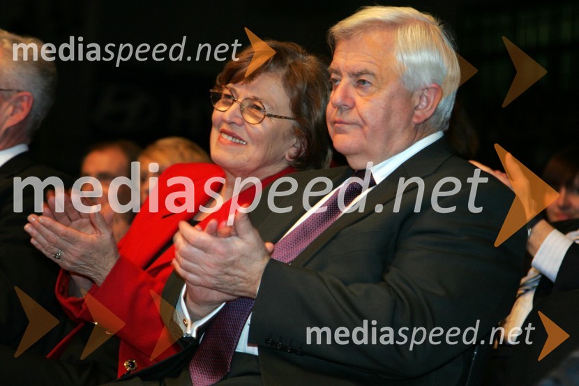Milan Kučan, nekdanji predsednik Republike Slovenije z ženo ŠtefkoSlovenec leta 2006
