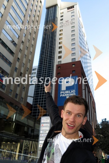 Matej Žagar, Crown Plaza Hotel Auckland, Nova ZelandijaUtrinki iz potovanja Mateja Žagarja in ostalih voznikov SGP serije na uvodno dirko v Novo Zelandijo