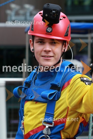 Tai Woffinden (VB)Skyfall, Žagar, Holder, Lindgren in Woffinden skočili iz 192 metrskega stolpa Skytowerja