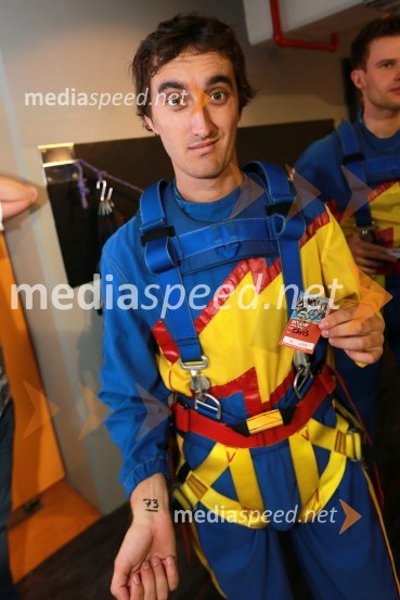 Chris Holder (Avs), 73 kgSkyfall, Žagar, Holder, Lindgren in Woffinden skočili iz 192 metrskega stolpa Skytowerja