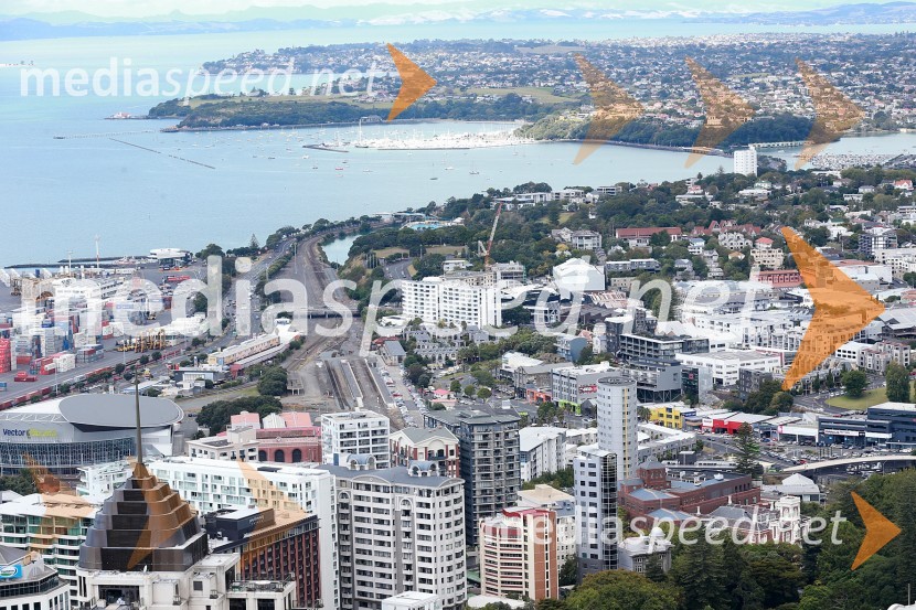 Skyfall, Žagar, Holder, Lindgren in Woffinden skočili iz 192 metrskega stolpa Skytowerja