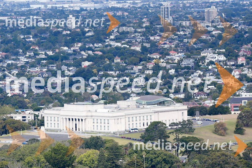 Skyfall, Žagar, Holder, Lindgren in Woffinden skočili iz 192 metrskega stolpa Skytowerja