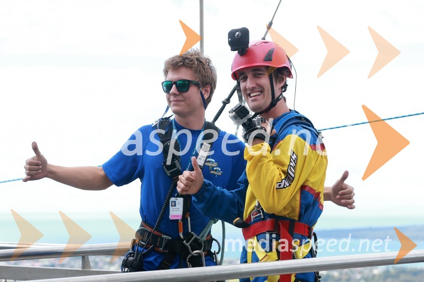 Skyfall, Žagar, Holder, Lindgren in Woffinden skočili iz 192 metrskega stolpa Skytowerja