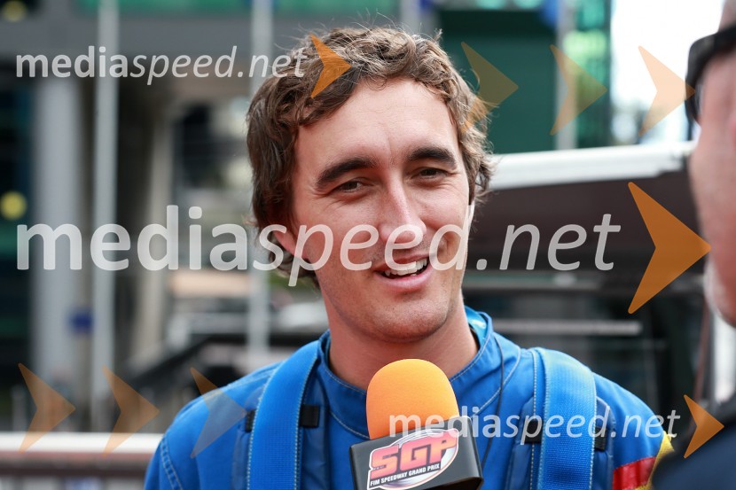 Chris Holder (Avs)Skyfall, Žagar, Holder, Lindgren in Woffinden skočili iz 192 metrskega stolpa Skytowerja