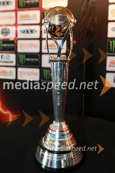 Trofeja za prvaka Speedway Grand Prix serije, oblikovalec Thomas LytePrvi trening za VN Nove Zelandije v speedwayu