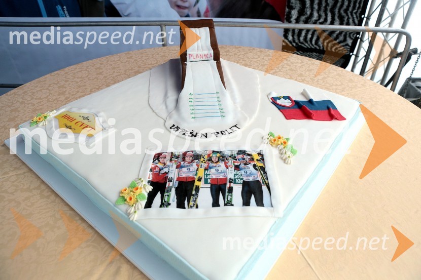 TortaPlanica 2013, finale v smučarskih poletih, četrtek