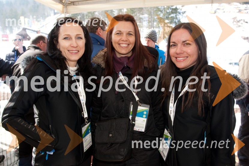Petra Korošec, marketing Volkswagen, Porsche Slovenija; Mojca Klemenčič; Nuša Božiček, marketing Volkswagen, Porsche SlovenijaPlanica 2013, finale v smučarskih poletih, sobota