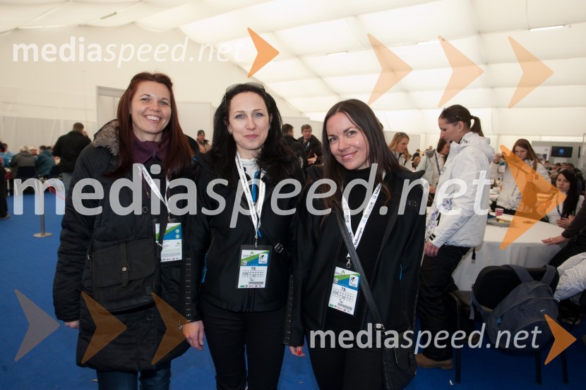 Mojca Klemenčič; Petra Korošec; Nuša Božiček, marketing Volkswagen, Porsche SlovenijaPlanica 2013, finale v smučarskih poletih, sobota