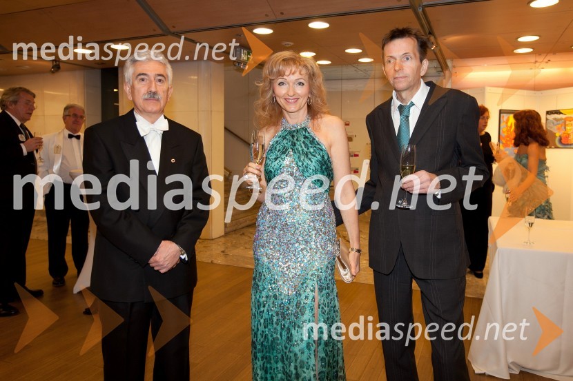 Rajko Kotnik,&nbsp;državni pravobranilec in predsednik Lions kluba Ljubljana Rožnik;&nbsp;Lilijana Kastelic, oblikovalka;&nbsp;Andrej Kocjan, arhitektVeliki dobrodelni Lions ples 2013