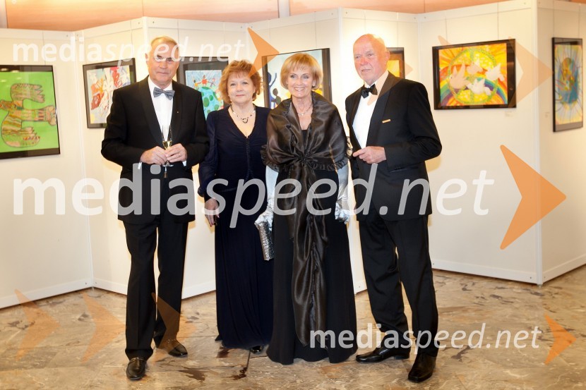 ...; ...; Joco Žnidaršič, fotograf in soprogaVeliki dobrodelni Lions ples 2013