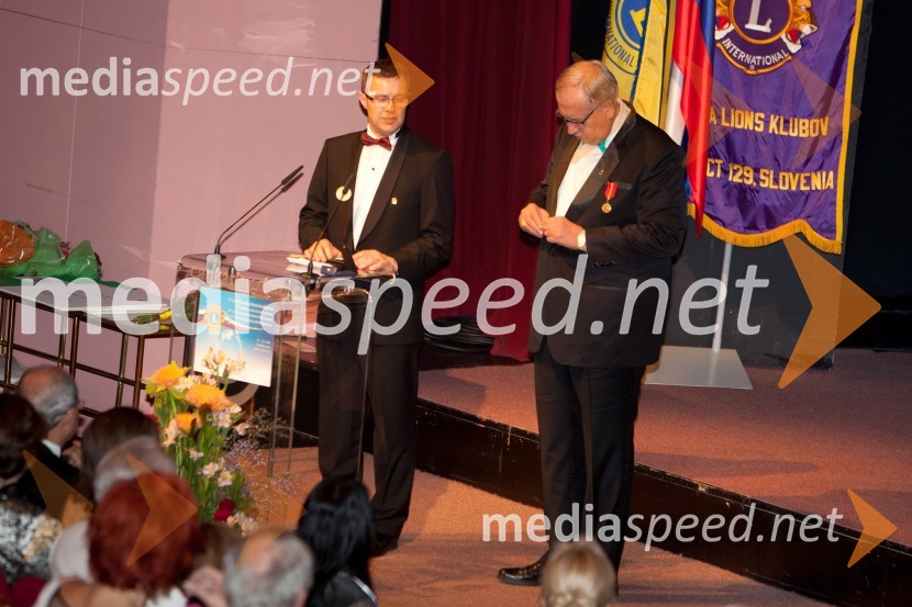 Zoran Vodopija, guverner slovenskih Lionsov;&nbsp;Wayne A. Madden, predsednik svetovne Lions organizacijeVeliki dobrodelni Lions ples 2013
