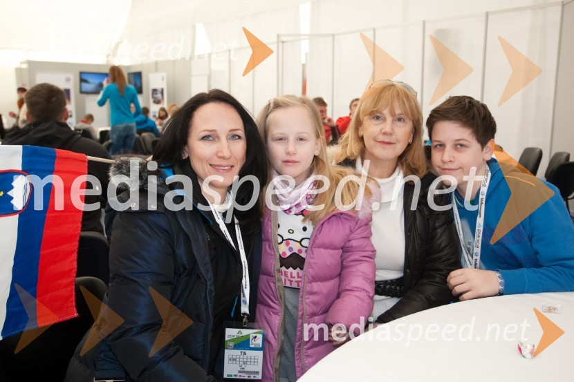Petra Korošec, marketing Volkswagen, Porsche Slovenija z družinoPlanica 2013, finale v smučarskih poletih, sobota