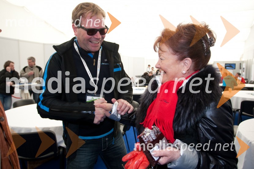 Marko Škriba, direktor znamke Volkswagen pri Porsche Slovenija d.o.o.; Tjaša Andree Prosenc, nekdanja drsalka, 
odvetnicaPlanica 2013, finale v smučarskih poletih, sobota