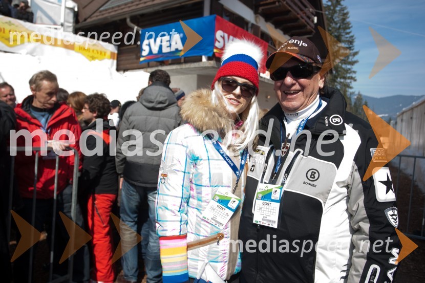 Tomislav Loboda, Zlatarstvo Loboda s spremljevalkoPlanica 2013, finale v smučarskih poletih, sobota
