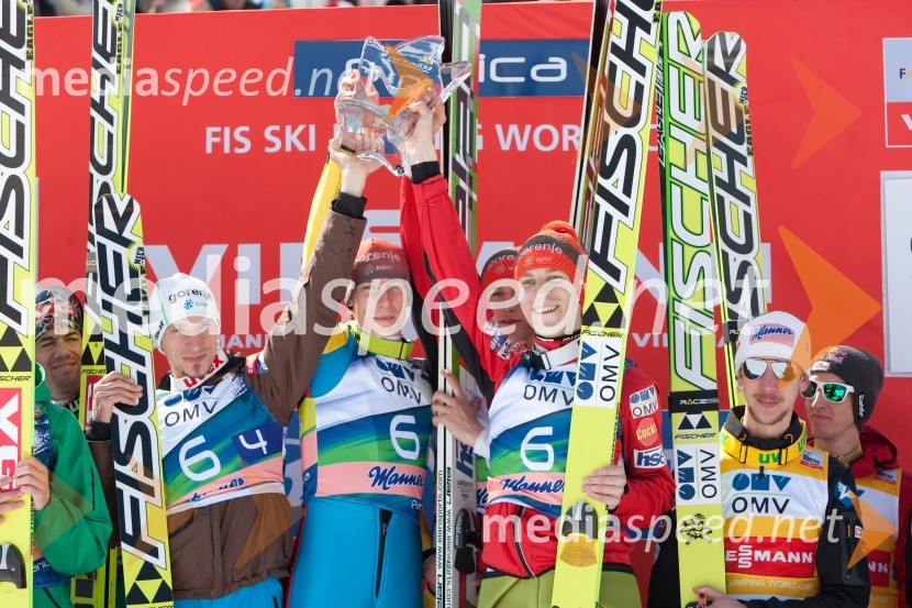 Robert Kranjec, smučarski skakalec; Andraž&nbsp; Pograjc, smučarski skakalec;
Peter Prevc, smučarski skakalec; Jurij Tepeš, smučarski skakalecPlanica 2013, finale v smučarskih poletih, sobota