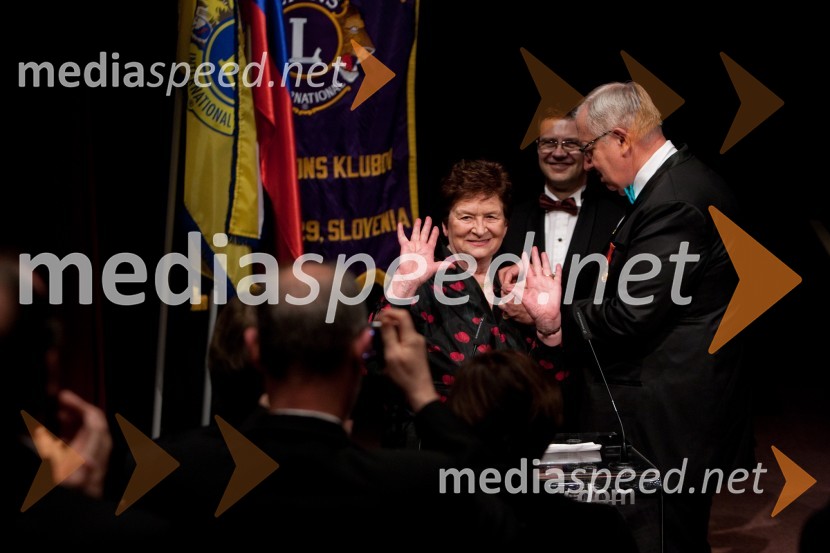 Nuša Kerševan, dobitnica najvišjega Lions priznanja; Zoran Vodopija, guverner slovenskih Lionsov;&nbsp;Wayne A. Madden, predsednik svetovne Lions organizacijeVeliki dobrodelni Lions ples 2013