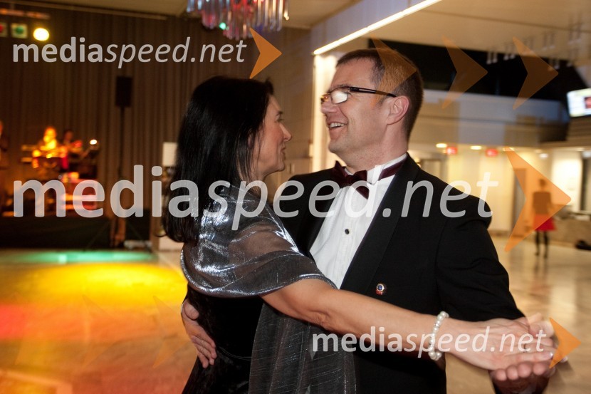 Barbara Gašperšič Vodopija; Zoran Vodopija, guverner Zveze Lions klubov distrikt 129 SlovenijaVeliki dobrodelni Lions ples 2013