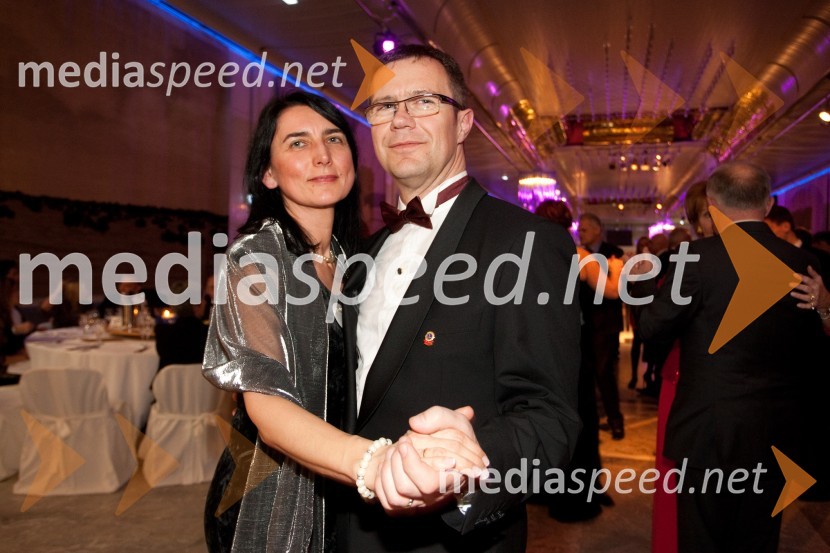 Barbara Gašperšič Vodopija; Zoran Vodopija, guverner Zveze Lions klubov distrikt 129 SlovenijaVeliki dobrodelni Lions ples 2013