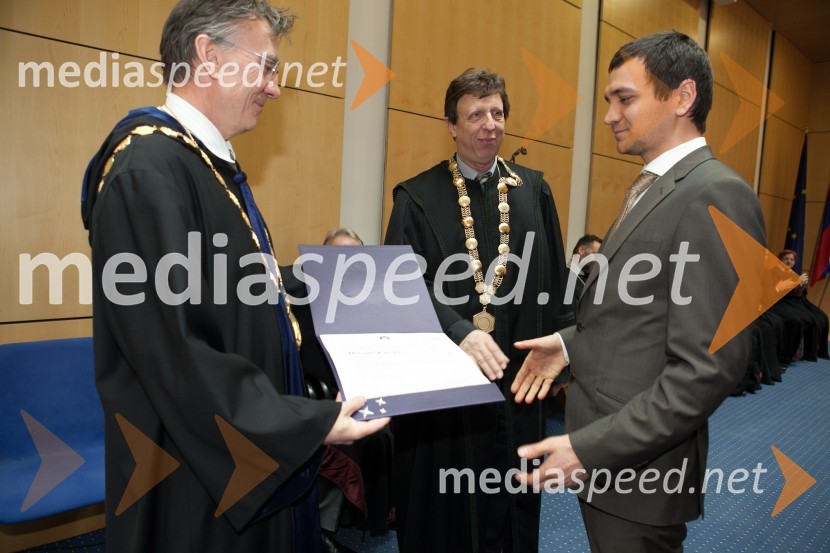 Prof. dr. Danijel Rebolj, rektor Univerze v Mariboru; prof. dr. Željko Knez, dekan Fakultete za kemijo in kemijsko tehnologijo UM; dr. Mihael Kasaš,&nbsp; Fakulteta za kemijo in kemijsko tehnologijo UMUniverza v Mariboru, promocija doktorjev znanosti, marec 2013