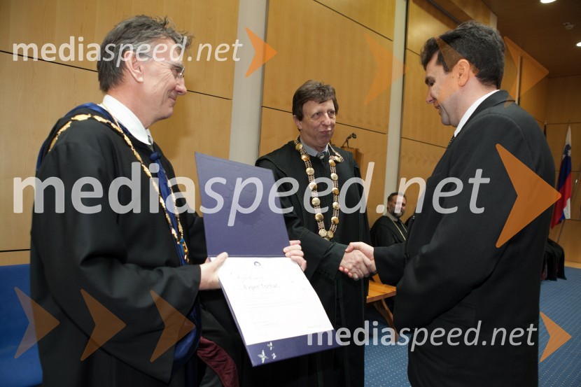 Prof. dr. Danijel Rebolj, rektor Univerze v Mariboru; prof. dr. Željko 
Knez, dekan Fakultete za kemijo in kemijsko tehnologijo UM; dr. Evgen Torhač, Fakulteta za kemijo in kemijsko tehnologijo UMUniverza v Mariboru, promocija doktorjev znanosti, marec 2013
