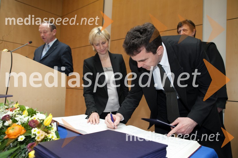 Dr. Evgen Torhač, Fakulteta za kemijo in kemijsko tehnologijo UMUniverza v Mariboru, promocija doktorjev znanosti, marec 2013