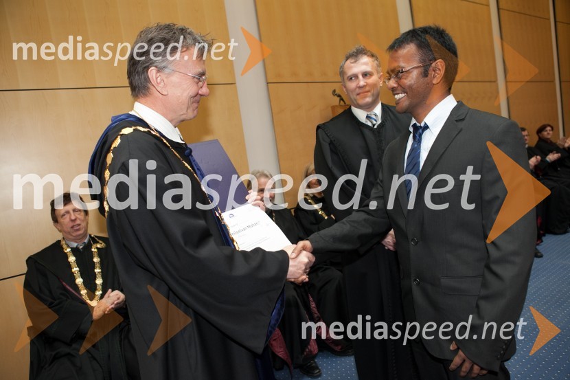 Prof. dr. Danijel Rebolj, rektor Univerze v Mariboru; dr. Tamilselvan Mohan, Fakulteta za strojništvo UMUniverza v Mariboru, promocija doktorjev znanosti, marec 2013