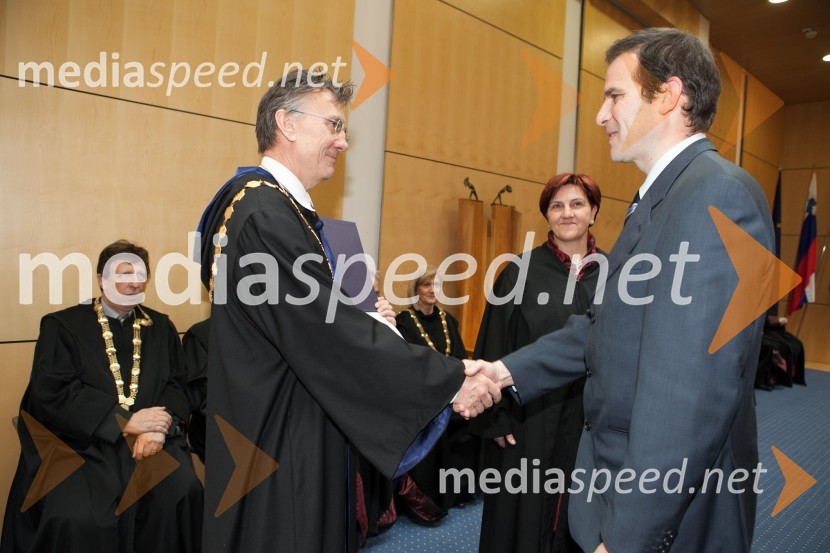 Prof. dr. Danijel Rebolj, rektor Univerze v Mariboru; dr. Miha Munda, Medicinska fakulteta UMUniverza v Mariboru, promocija doktorjev znanosti, marec 2013