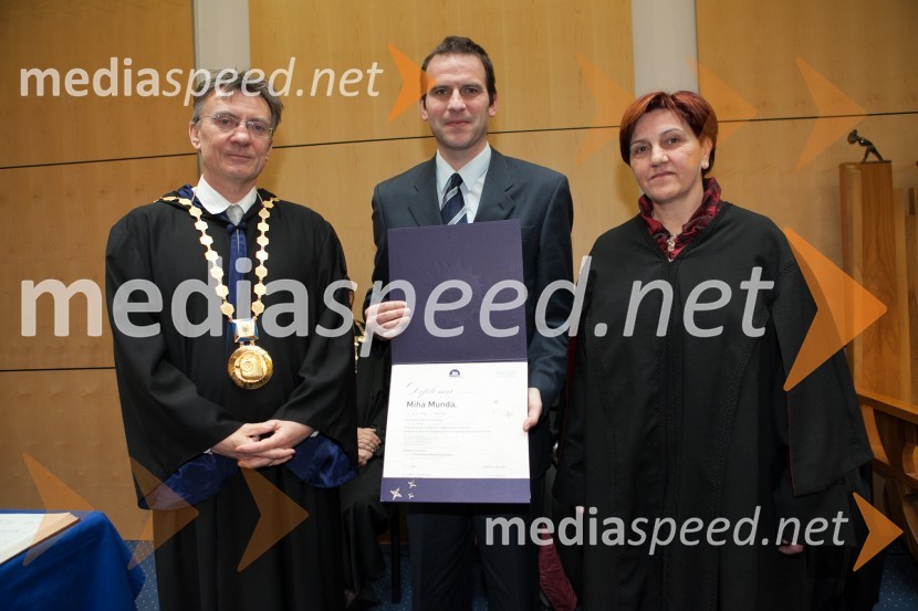 Prof. dr. Danijel Rebolj, rektor Univerze v Mariboru; dr. Miha Munda, Medicinska fakulteta UM; ...Univerza v Mariboru, promocija doktorjev znanosti, marec 2013