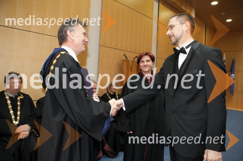 Prof. dr. Danijel Rebolj, rektor Univerze v Mariboru; dr. Andraž Stožer, Medicinska fakulteta UMUniverza v Mariboru, promocija doktorjev znanosti, marec 2013