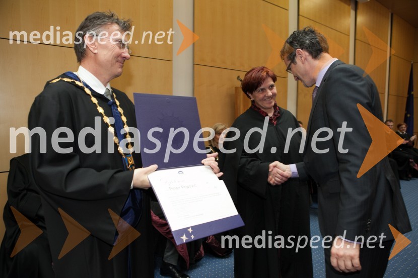 Prof. dr. Danijel Rebolj, rektor Univerze v Mariboru; ...; dr. Peter Popović, Medicinska fakulteta UMUniverza v Mariboru, promocija doktorjev znanosti, marec 2013