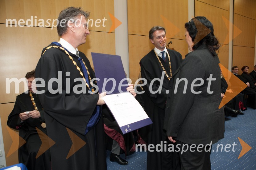 Prof. dr. Danijel Rebolj, rektor Univerze v Mariboru; prof. dr. Samo Fošnarič, Pedagoška fakulteta UM; dr. Martina Rajšp, Pedagoška fakulteta UMUniverza v Mariboru, promocija doktorjev znanosti, marec 2013