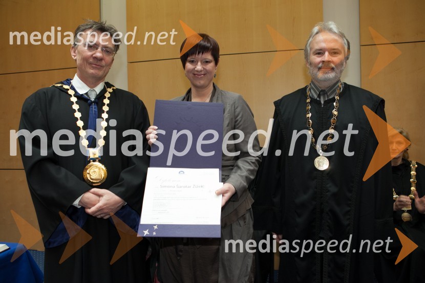 Prof. dr. Danijel Rebolj, rektor Univerze v Mariboru; dr. Simona Šarotar Žižek, 
Ekonomsko-poslovna fakulteta UM; prof. dr. Samo 
Bobek, dekan Ekonomsko-poslovne fakultete UMUniverza v Mariboru, promocija doktorjev znanosti, marec 2013