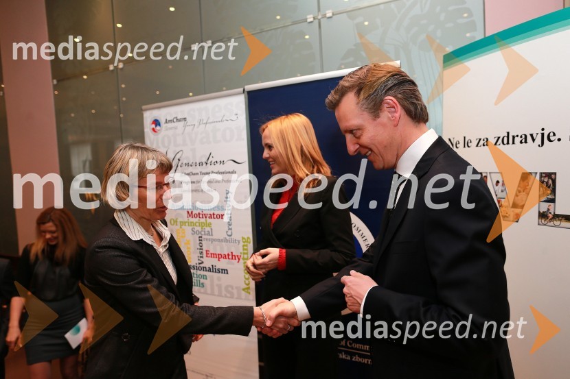 Vera Aljančič Falež, pomočnica predsednika uprave Mercator d.d.; Mark Ypinga, director Merck Sharp & Dohme SloveniaAmcham, poslovni zajtrk z naslovom: Intelektualna kreacija in inovacija je lahko prihodnost za Slovenijo