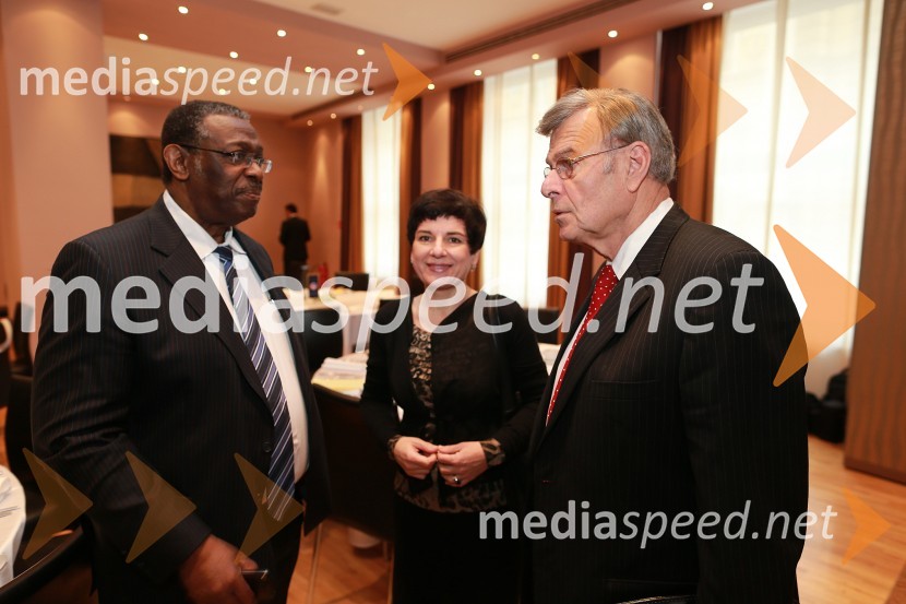 Dr. Frank L. Douglas, predsednik in CEO Austen BioInnovation Institute; ...;&nbsp;dr. Zev Gurion, izvršni direktor Akron BioMedical corridorAmcham, poslovni zajtrk z naslovom: Intelektualna kreacija in inovacija je lahko prihodnost za Slovenijo
