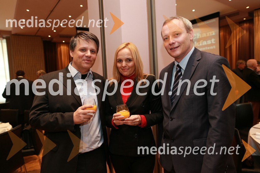 Boštjan Bregar, soustanovitelj in CEO, MARG; mag. Ajša Vodnik, izvršna direktorica Ameriške gospodarske zbornice (AmCham); Matej Potokar, generalni direktor Microsoftove skupine za storitve 
(Microsoft Services) v regiji Srednje in Vzhodne Evrope, predsednik 
Ameriške gospodarske zbornice (AmCham)Amcham, poslovni zajtrk z naslovom: Intelektualna kreacija in inovacija je lahko prihodnost za Slovenijo