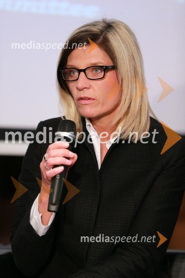 Mag. Mateja Dermastia, direktorica, Center odličnosti PoliMatAmcham, poslovni zajtrk z naslovom: Intelektualna kreacija in inovacija je lahko prihodnost za Slovenijo