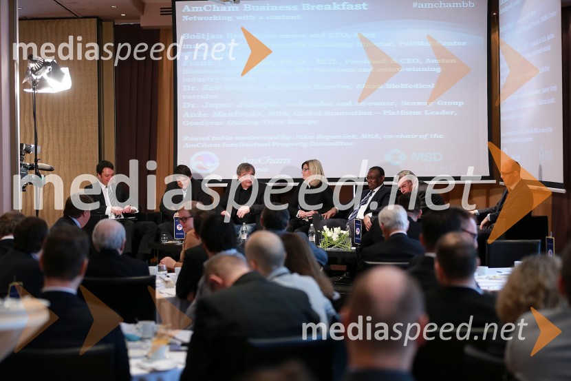 Jaka Repanšek, voditelj okrogle mize; Boštjan Bregar, soustanovitelj in CEO, MARG; dr. Japec Jakopin, soustanovitelj in solastnik Seaway Group; mag.Mateja Dermastia, direktorica, Center odličnosti PoliMat; dr. Frank L. Douglas, predsednik in CEO Austen BioInnovation Institute; dr. Zev Gurion, izvršni direktor Akron BioMedical corridor; Anže Manfreda, vodja inovacijske platforme – novi poslovni modeli Goodyear Dunlop Tires EuropeAmcham, poslovni zajtrk z naslovom: Intelektualna kreacija in inovacija je lahko prihodnost za Slovenijo