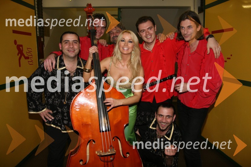 Saša Lendero, pevka in skupina LangaKoncert Saše Lendero v Dvorani Tabor