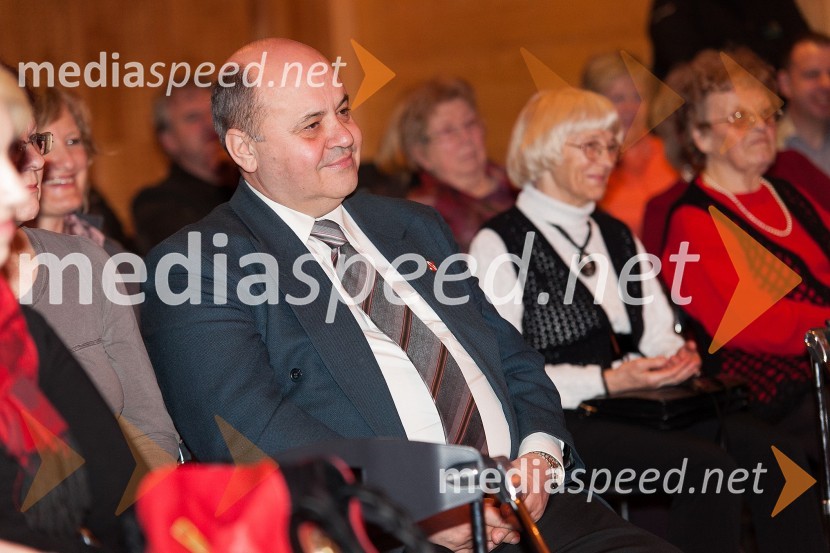 Jože Levstek, župan Občine RibnicaMiša Molk in Nina Orel, pogovor na Škrabčevi domačiji