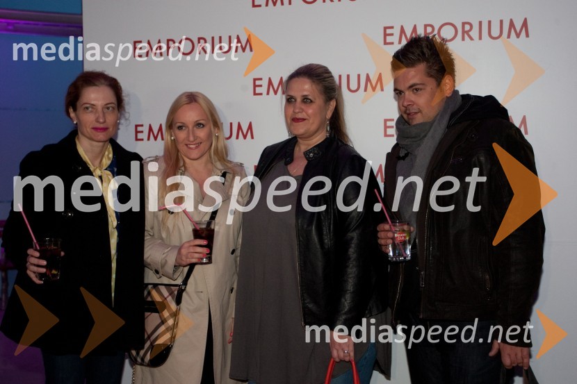 Hermina Kovačič, novinarka, ambasadorka Diners Club Style; Helena Čož; Sandra Bratuša, Story, Nejc Simšič, novinarModna revija kopalk v Emporiumu