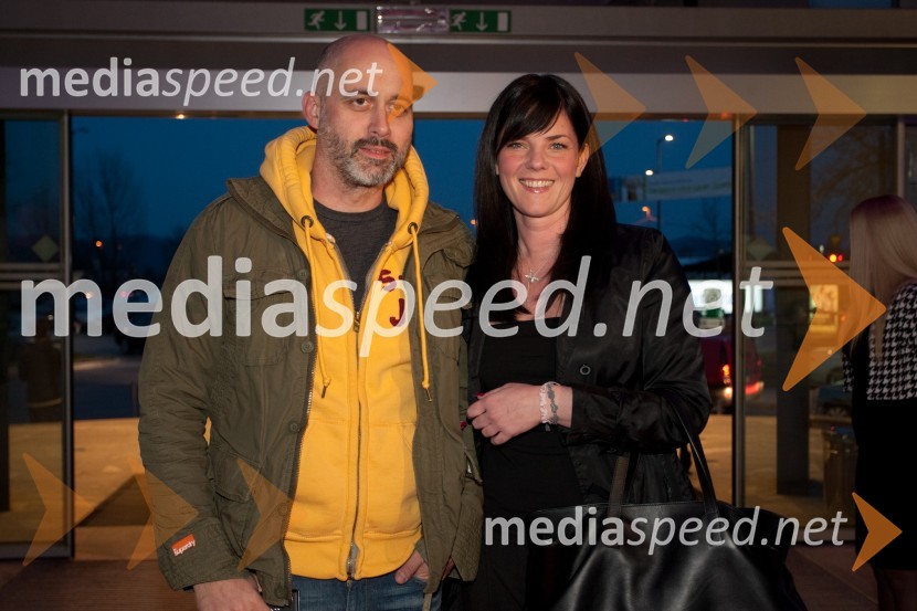 Aleš Bravničar, fotograf; Mateja Gornik, oblikovalka torbicModna revija kopalk v Emporiumu