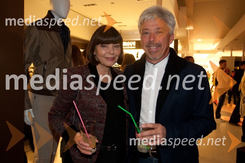 Nina Gazibara, nekdanja manekenka; Marko BernardModna revija kopalk v Emporiumu